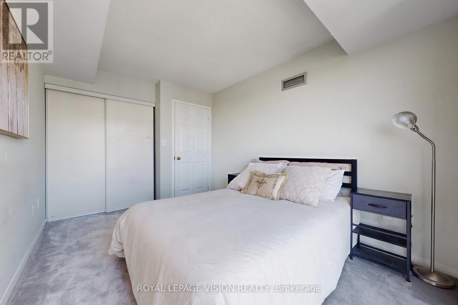 1905 - 3 Pemberton Avenue, Toronto, Ontario  M2M 4M1 - Photo 18 - C12496374