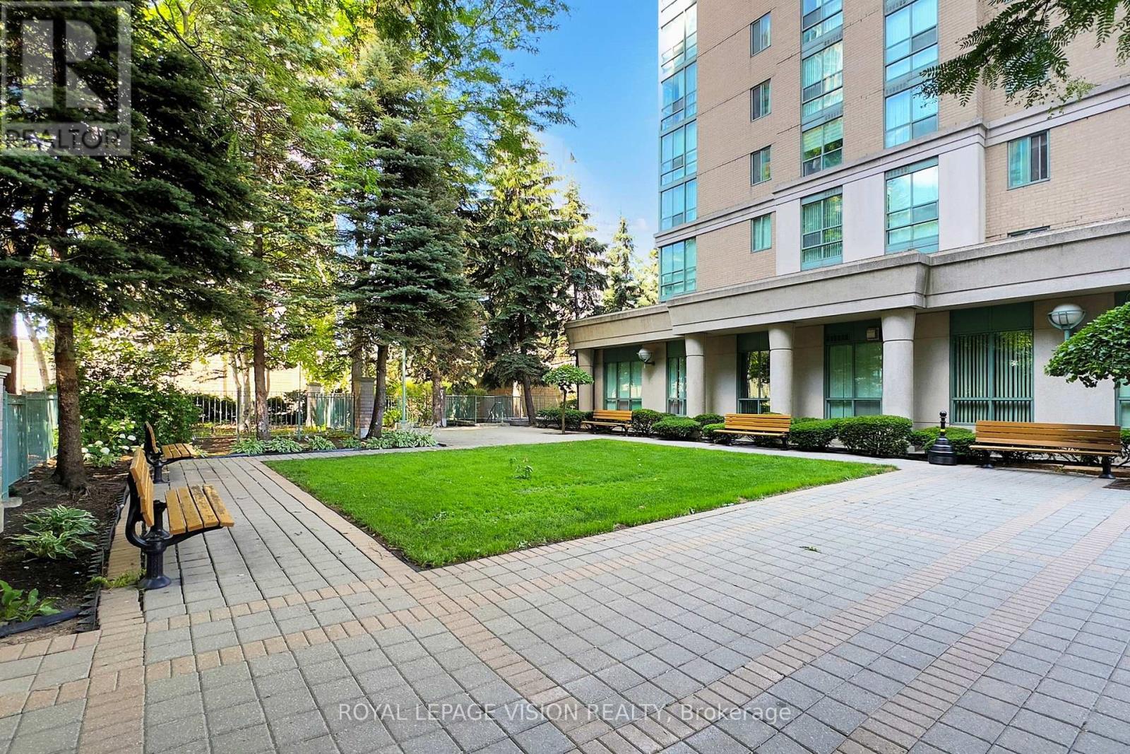 1905 - 3 Pemberton Avenue, Toronto, Ontario  M2M 4M1 - Photo 2 - C12496374