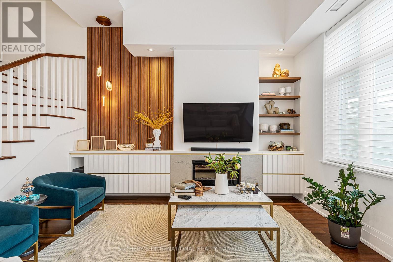 TH-105 - 25 MALCOLM ROAD, Toronto, Ontario