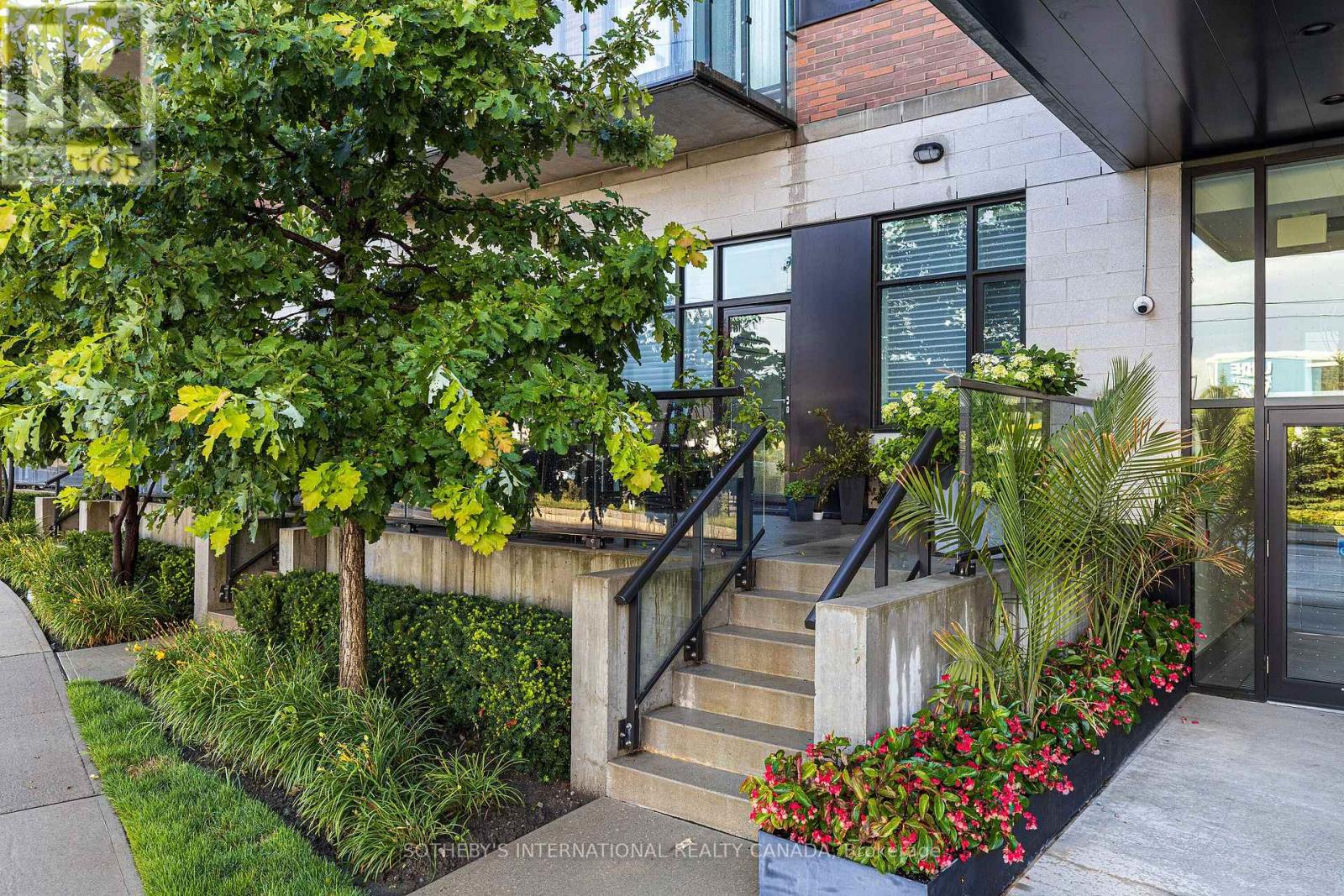 Th-105 - 25 Malcolm Road, Toronto, Ontario  M4G 0C1 - Photo 5 - C12496396