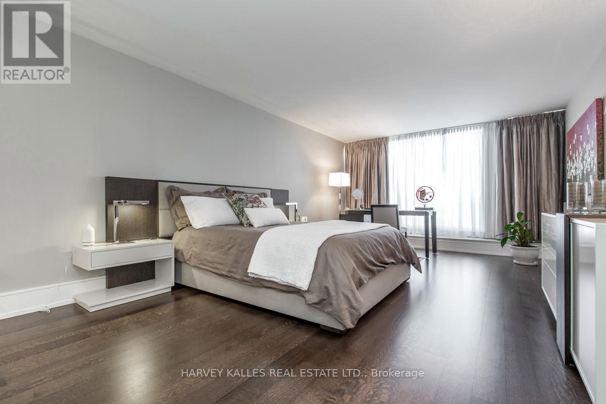 1309 - 110 Bloor Street W, Toronto, Ontario  M5S 2W7 - Photo 14 - C12496462