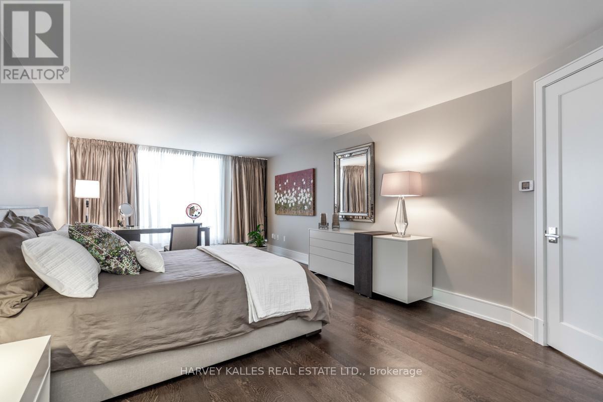 1309 - 110 Bloor Street W, Toronto, Ontario  M5S 2W7 - Photo 15 - C12496462