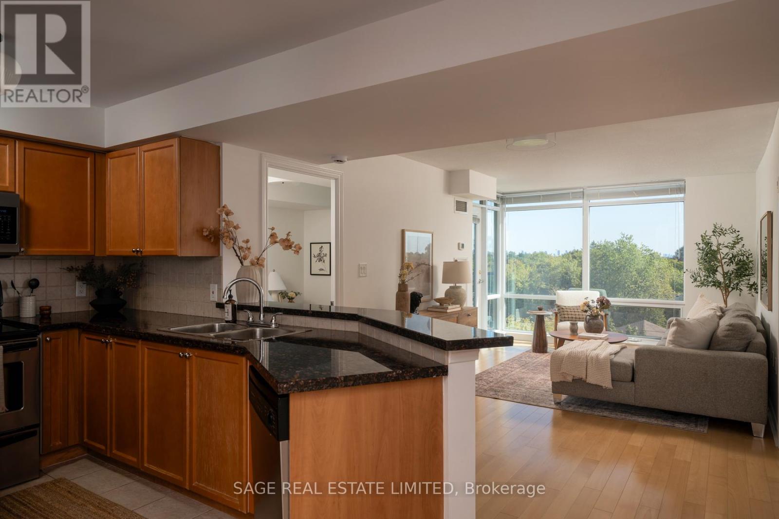 606 - 3830 Bathurst Street, Toronto (Clanton Park), Ontario  M3H 6C5 - Photo 2 - C12496480