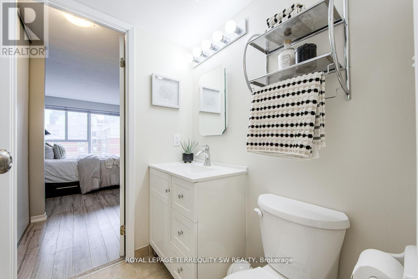 933 - 222 The Esplanade, Toronto (Waterfront Communities), Ontario  M5A 4M8 - Photo 20 - C12496486