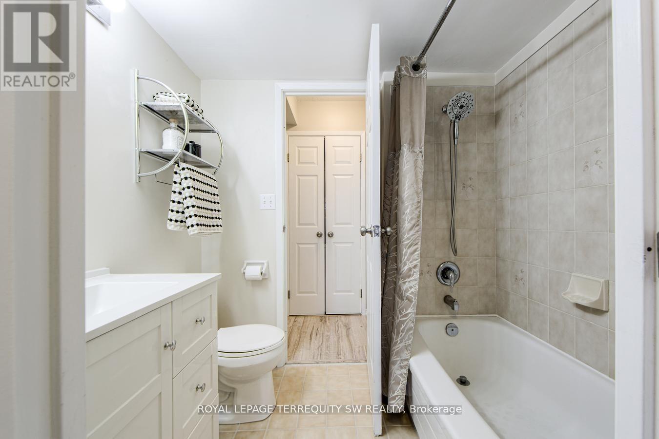 933 - 222 The Esplanade, Toronto (Waterfront Communities), Ontario  M5A 4M8 - Photo 21 - C12496486