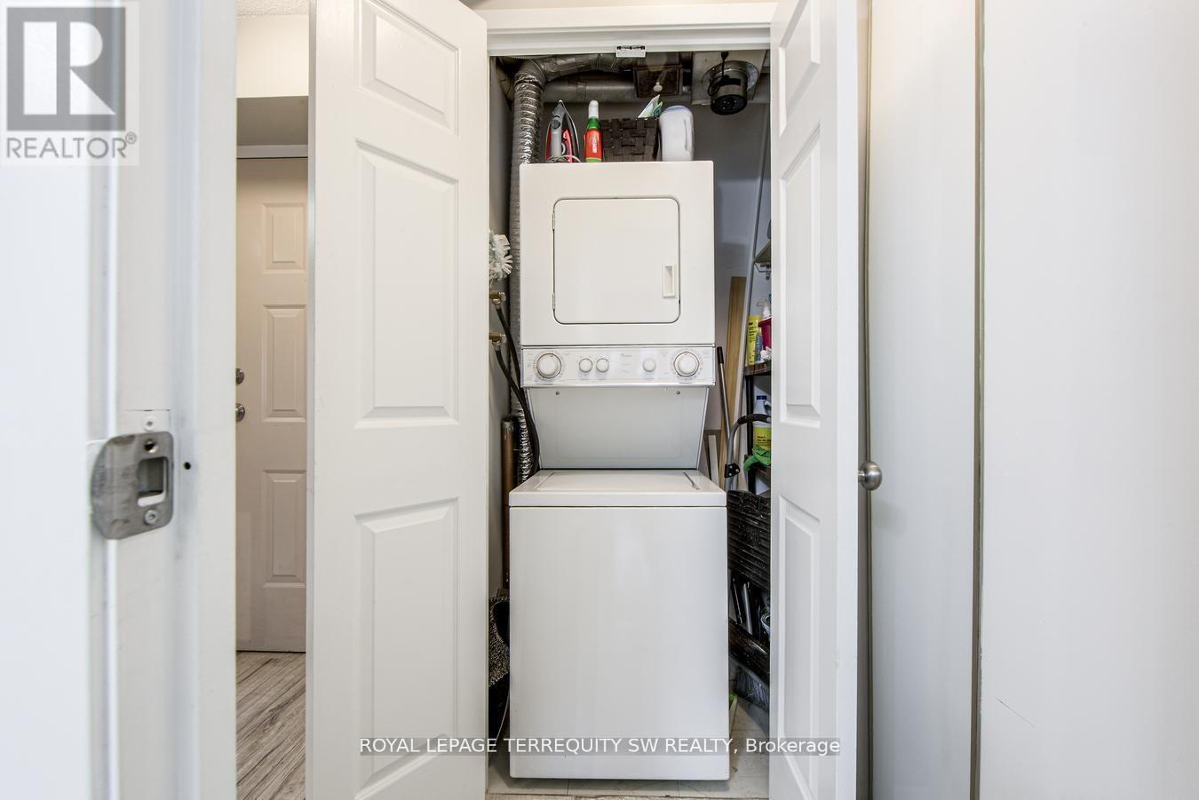 933 - 222 The Esplanade, Toronto (Waterfront Communities), Ontario  M5A 4M8 - Photo 23 - C12496486