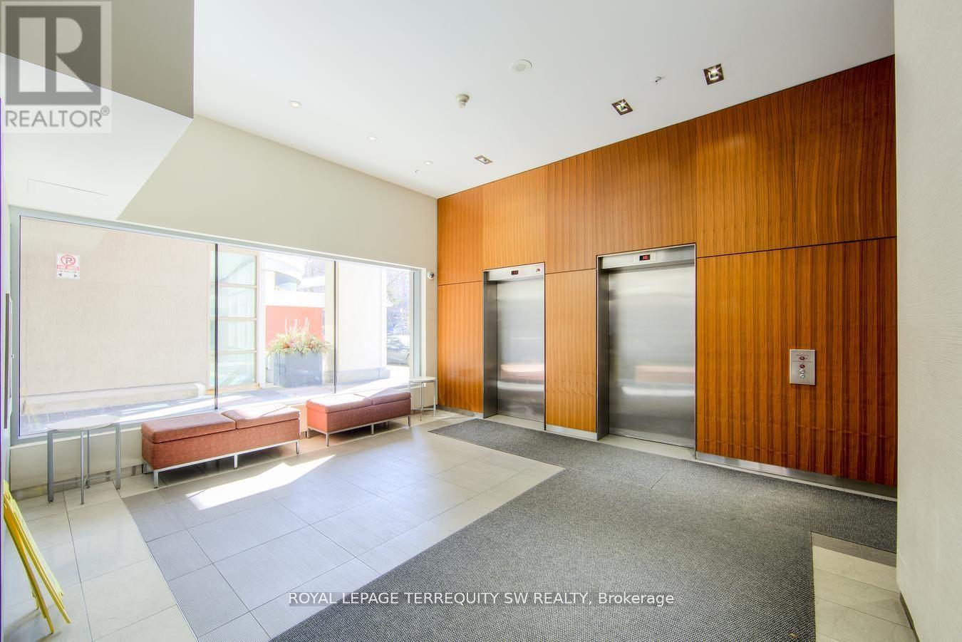 933 - 222 The Esplanade, Toronto (Waterfront Communities), Ontario  M5A 4M8 - Photo 3 - C12496486