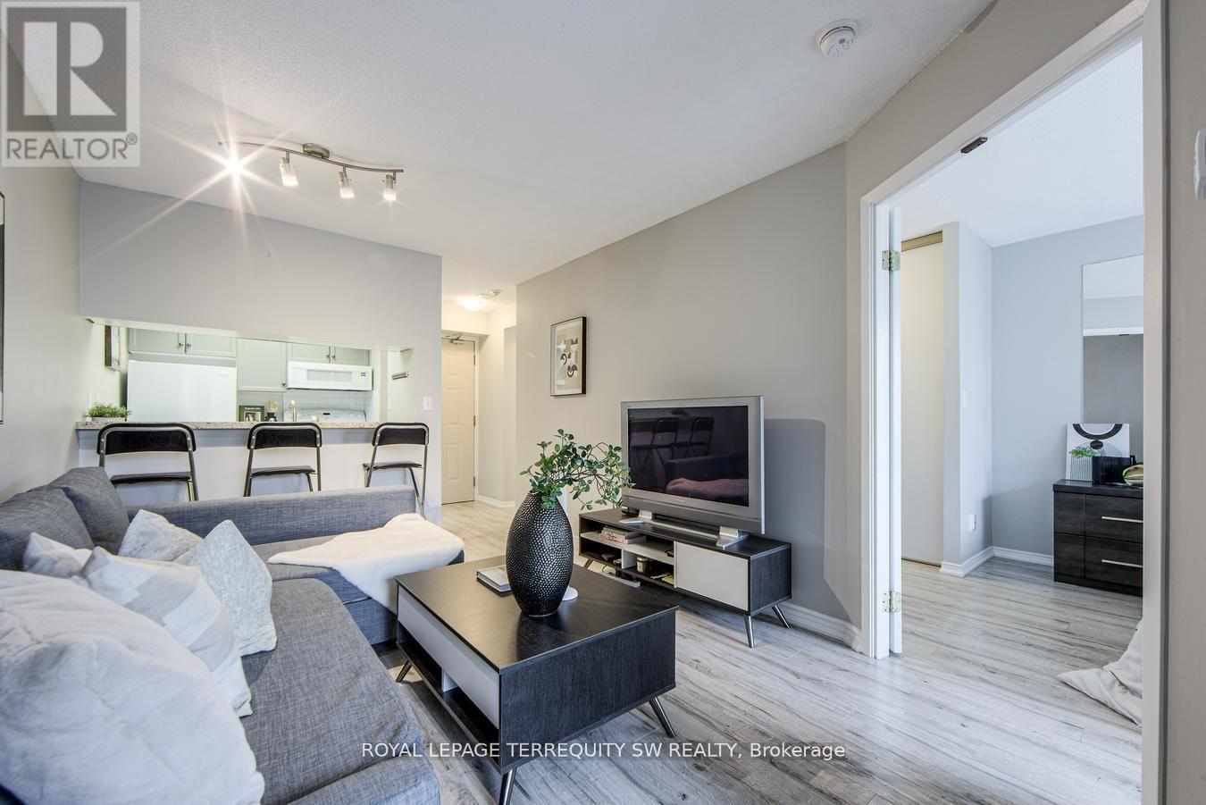 933 - 222 The Esplanade, Toronto (Waterfront Communities), Ontario  M5A 4M8 - Photo 8 - C12496486