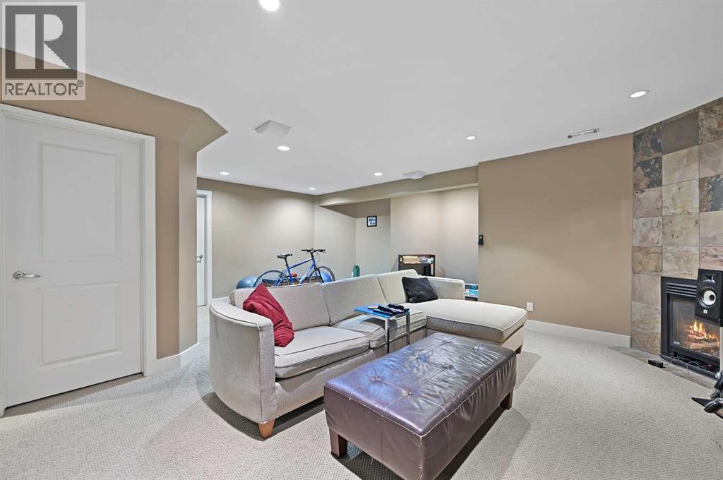 41 Strathridge Crescent Sw, Calgary, Alberta  T3H 3R9 - Photo 34 - A2267148