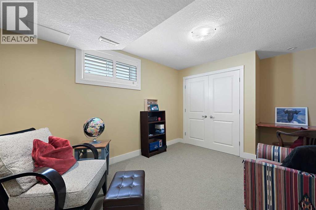 41 Strathridge Crescent Sw, Calgary, Alberta  T3H 3R9 - Photo 38 - A2267148