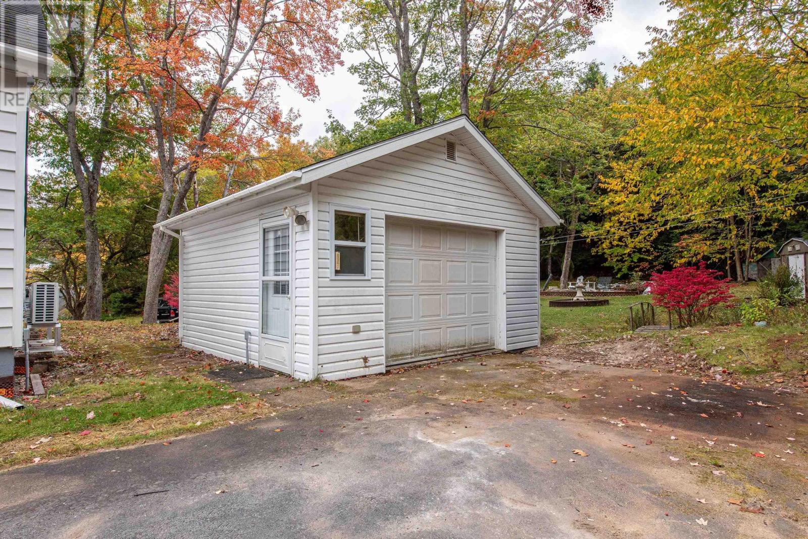 5 Dartmoor Crescent, Bedford, Nova Scotia  B4A 2K4 - Photo 33 - 202525535