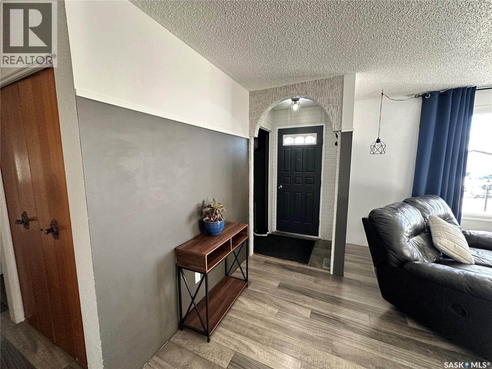 737 Willow Place, Hudson Bay, Saskatchewan  S0E 0Y0 - Photo 15 - SK022123