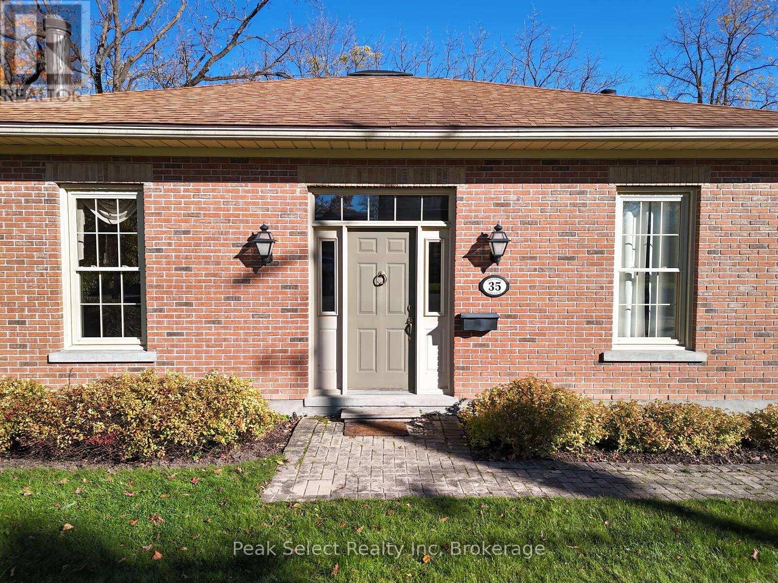 35 Ontario Street N, St. Marys, Ontario  N4X 1B1 - Photo 3 - X12496452