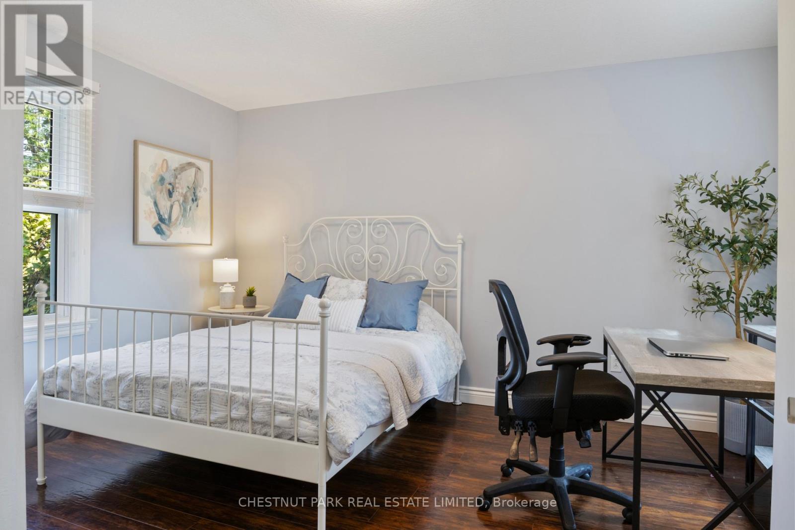 11 Fairview Road, Grimsby (Grimsby Beach), Ontario  L3M 3L1 - Photo 21 - X12496202