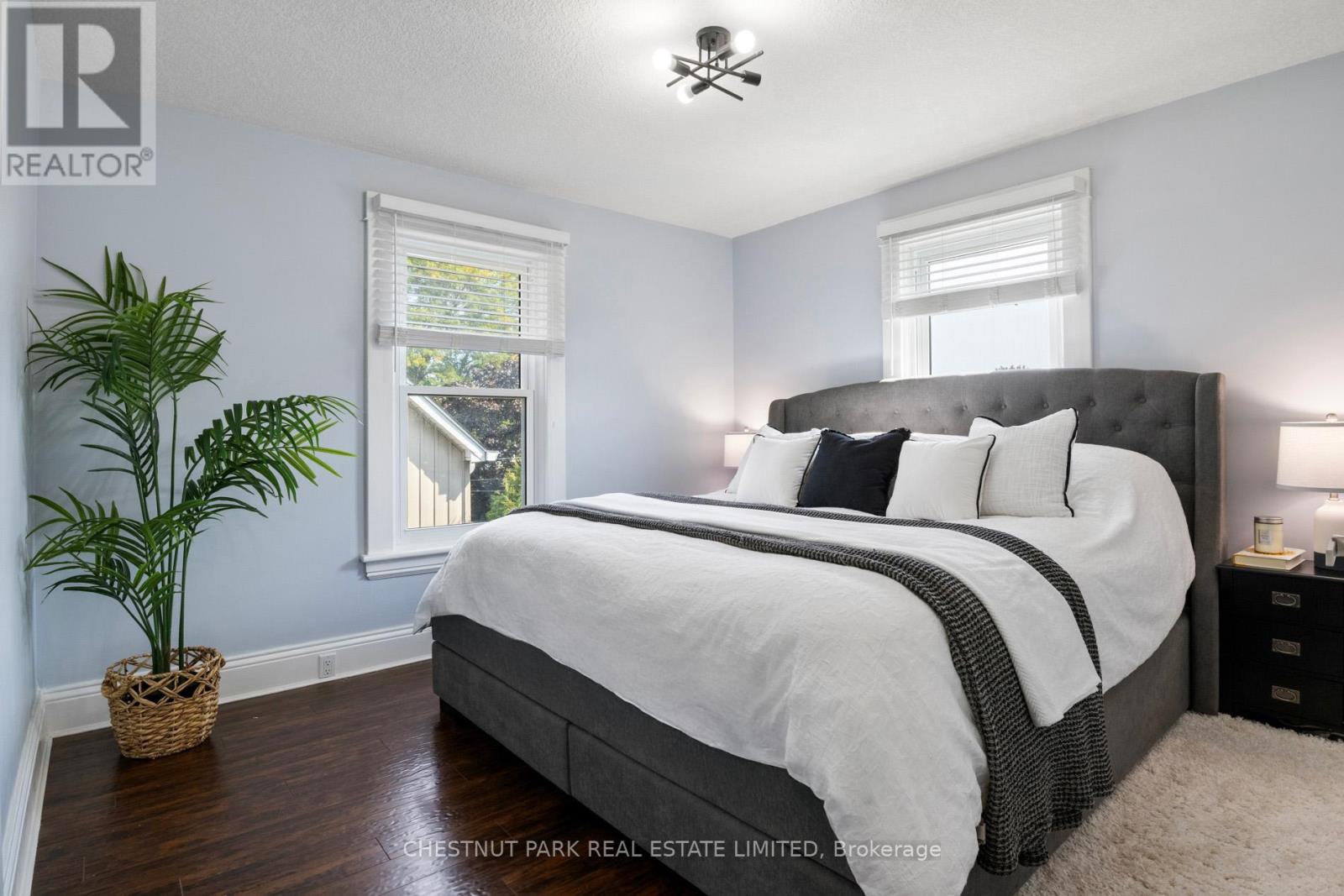 11 Fairview Road, Grimsby (Grimsby Beach), Ontario  L3M 3L1 - Photo 23 - X12496202