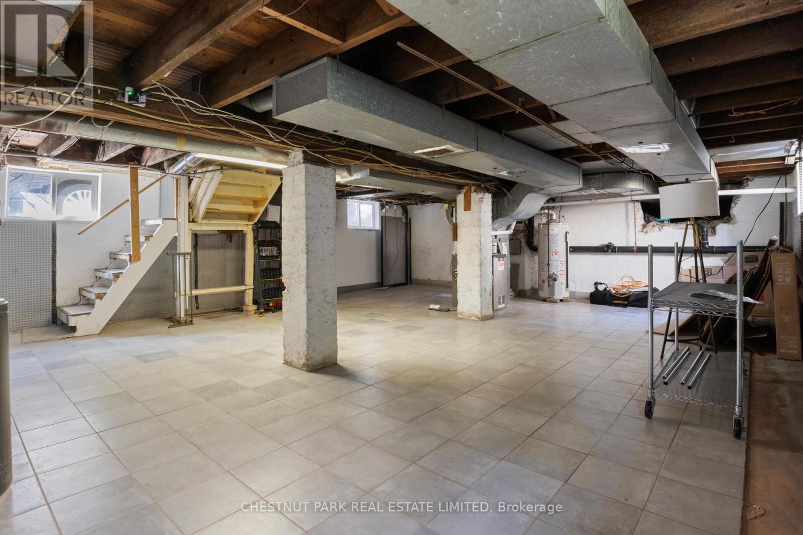 11 Fairview Road, Grimsby (Grimsby Beach), Ontario  L3M 3L1 - Photo 34 - X12496202