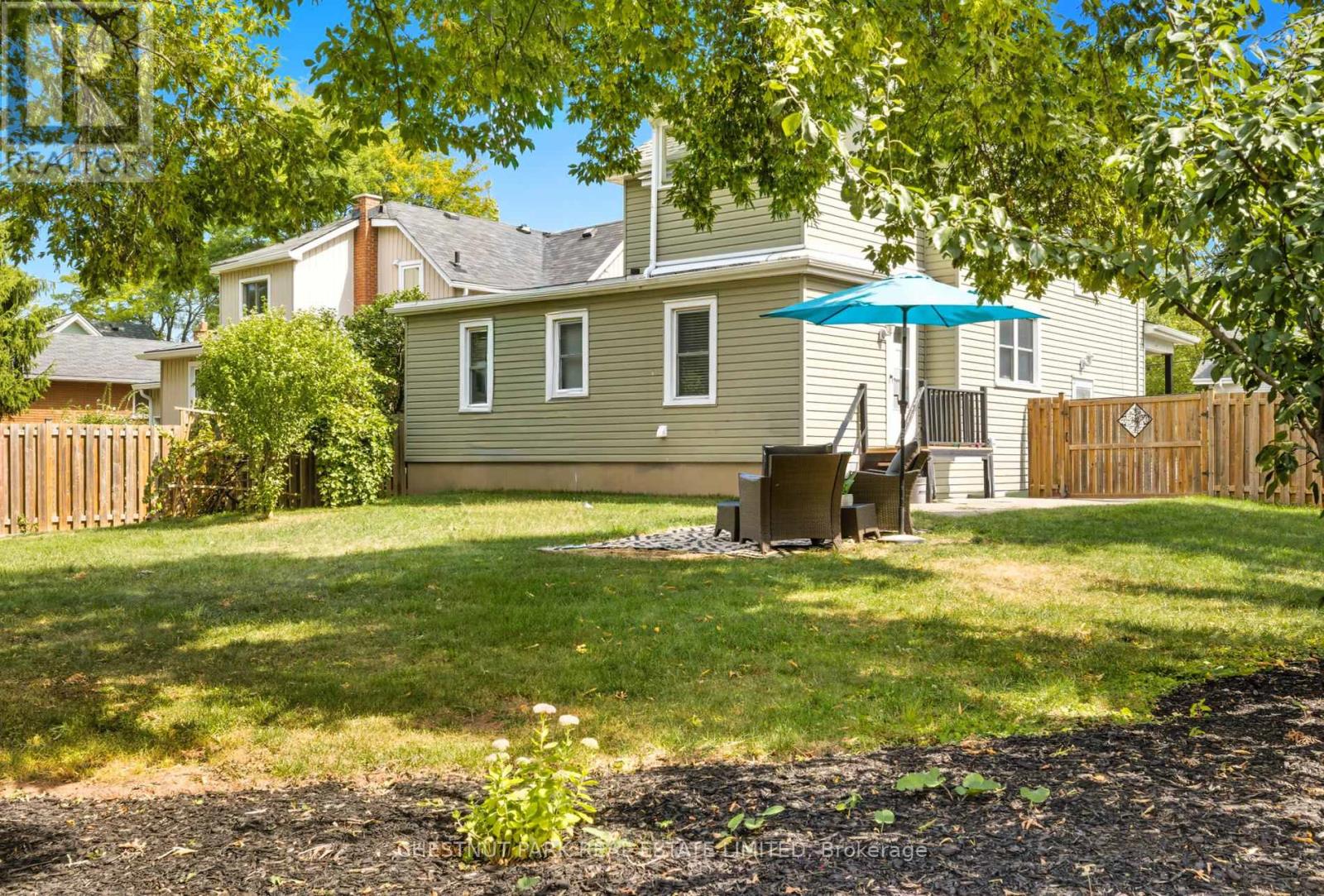 11 Fairview Road, Grimsby (Grimsby Beach), Ontario  L3M 3L1 - Photo 37 - X12496202