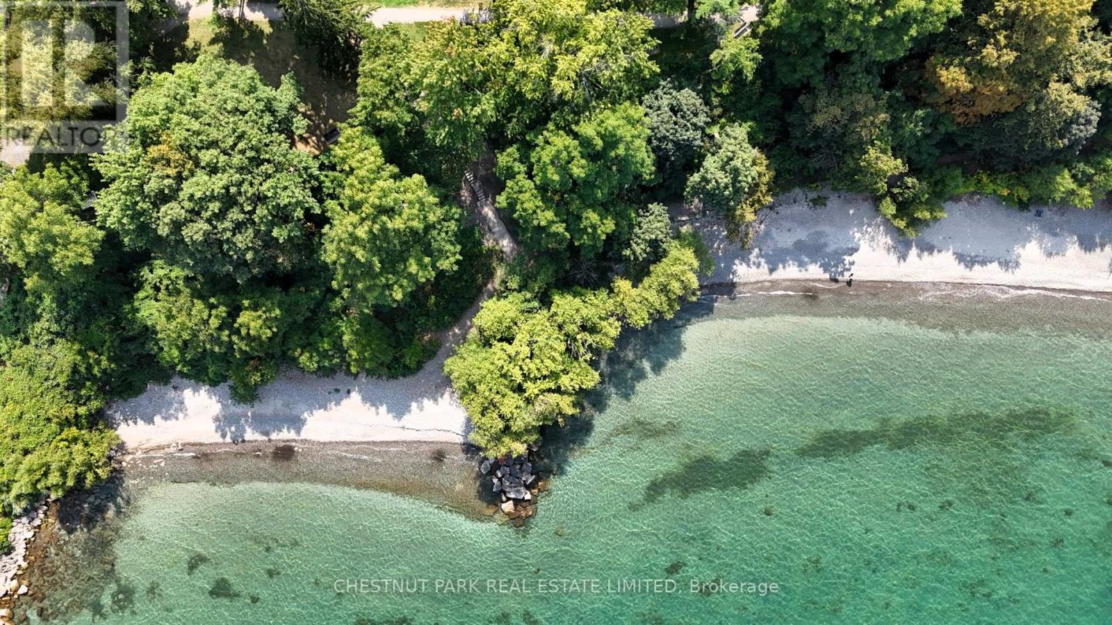 11 Fairview Road, Grimsby (Grimsby Beach), Ontario  L3M 3L1 - Photo 4 - X12496202