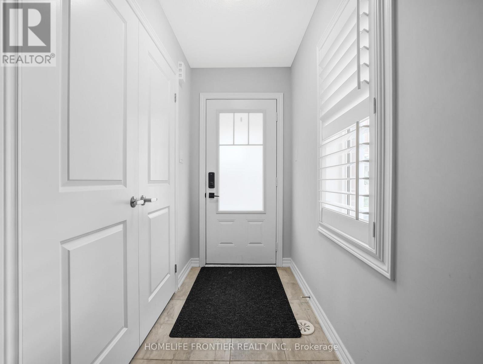 27 Rapids Lane, Hamilton (Vincent), Ontario  L8K 5J3 - Photo 6 - X12496204