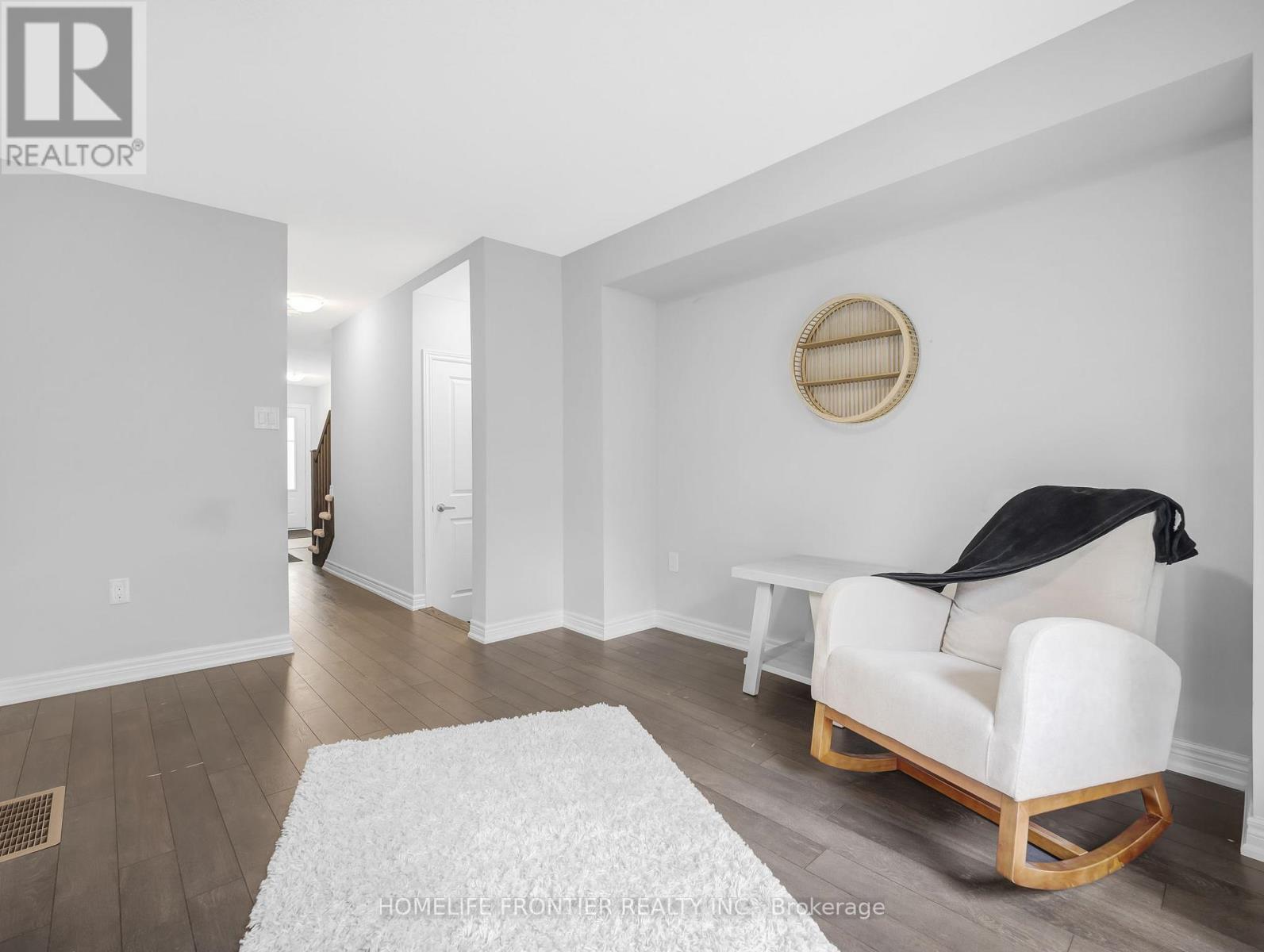 27 Rapids Lane, Hamilton (Vincent), Ontario  L8K 5J3 - Photo 7 - X12496204