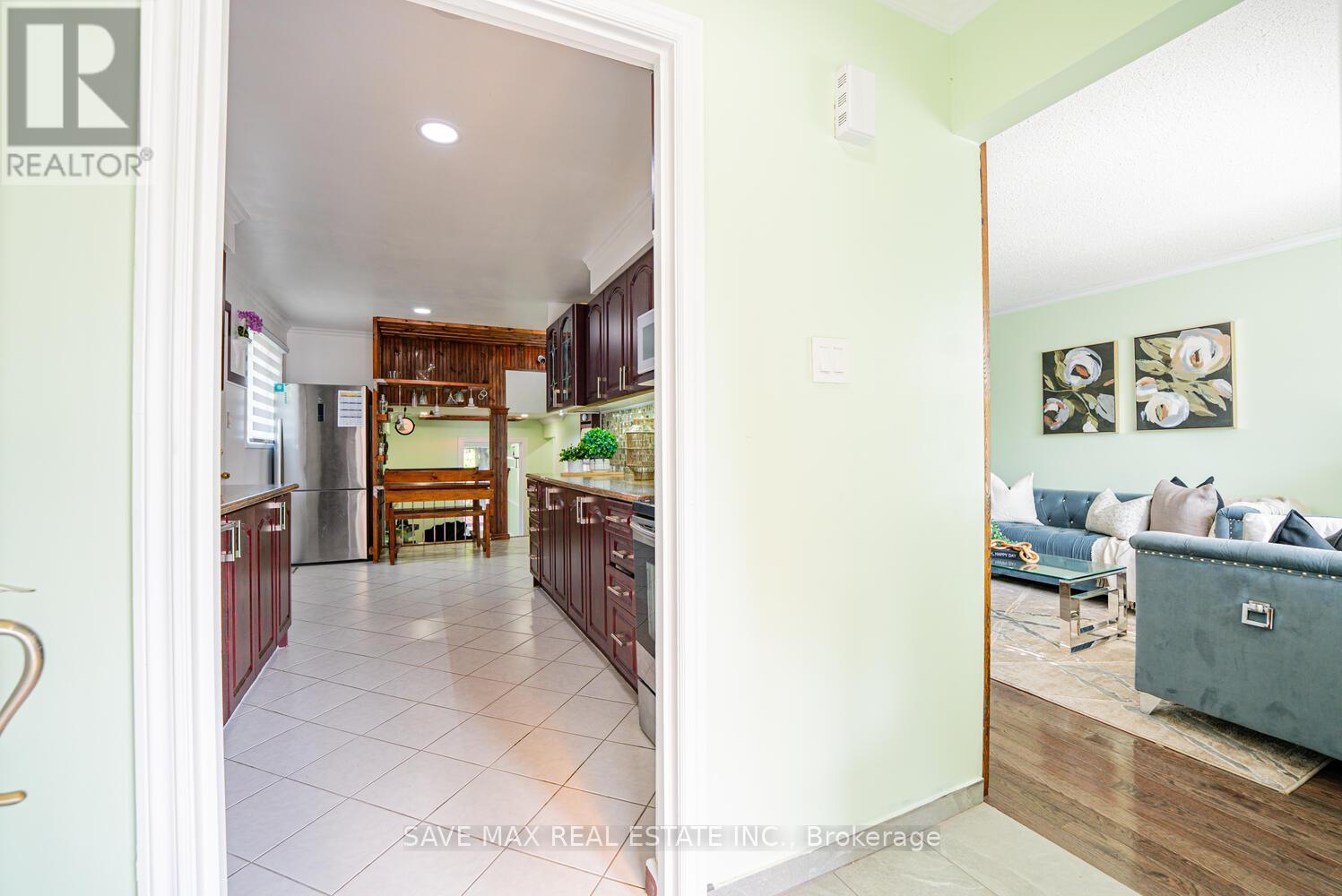 26 Fawcett Trail, Toronto (Malvern), Ontario  M1B 3B3 - Photo 8 - E12496234