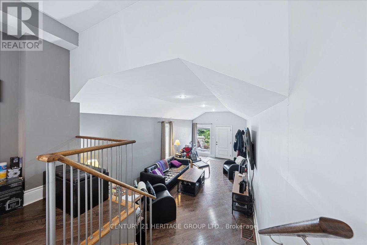 169 King Edward Avenue, Toronto (Woodbine-Lumsden), Ontario  M4C 5J7 - Photo 10 - E12496284