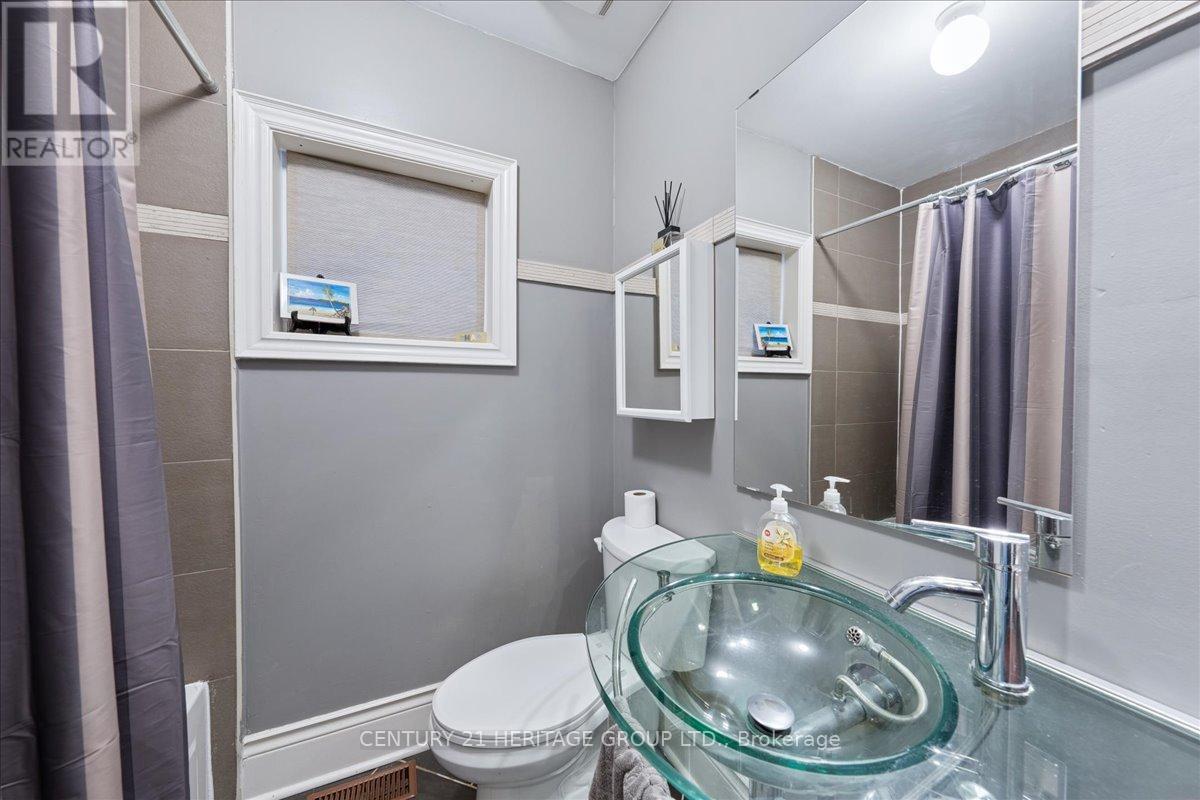 169 King Edward Avenue, Toronto (Woodbine-Lumsden), Ontario  M4C 5J7 - Photo 15 - E12496284