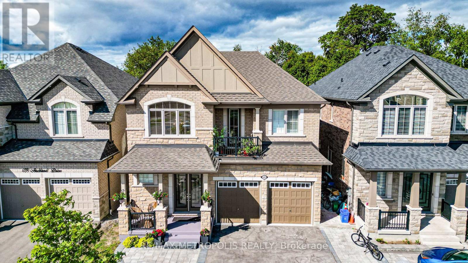 141 Auckland Drive, Whitby, Ontario  L1P 0J2 - Photo 2 - E12496298