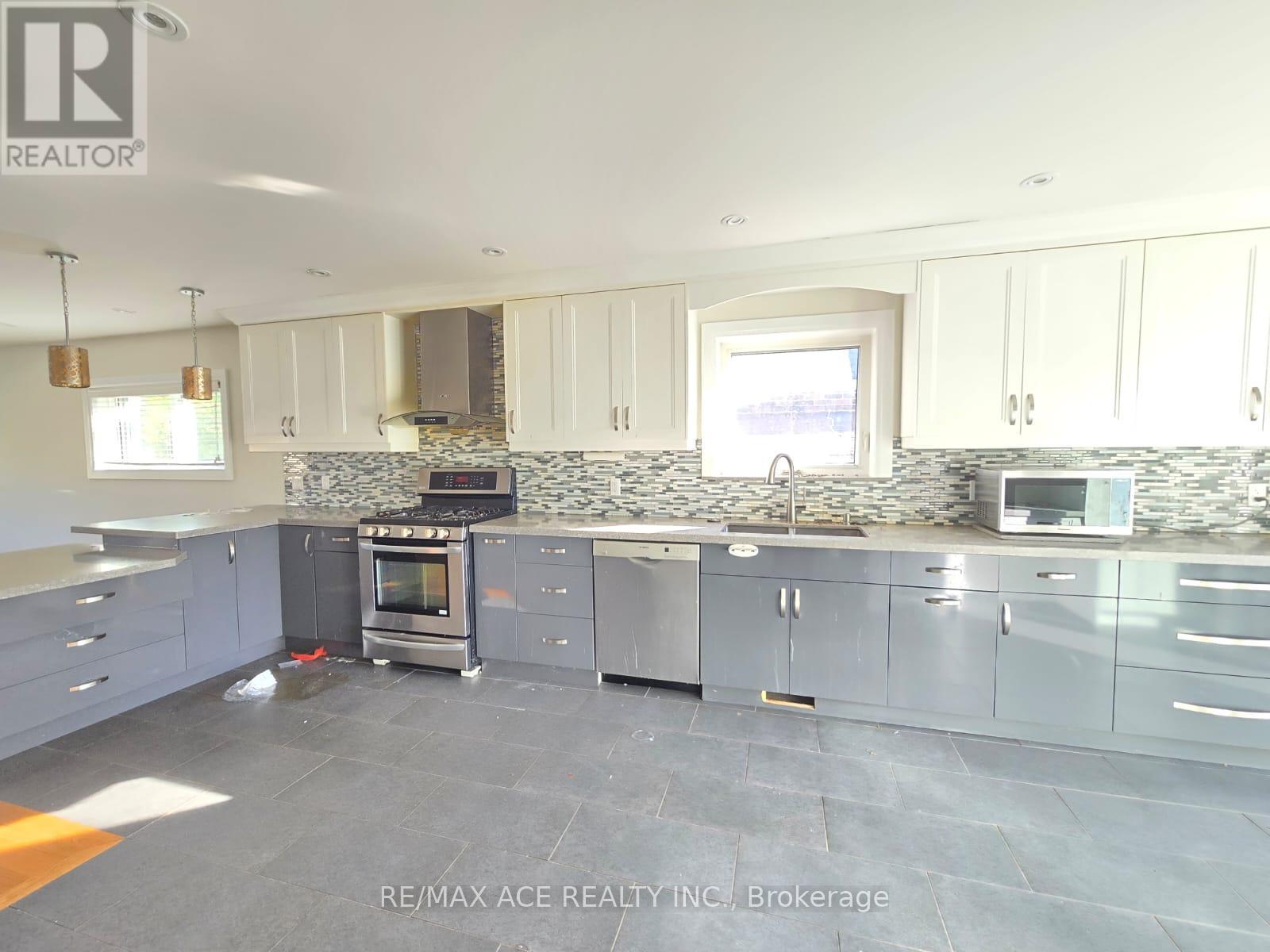 Main - 66 Portsdown Road, Toronto, Ontario  M1P 1V1 - Photo 4 - E12496404