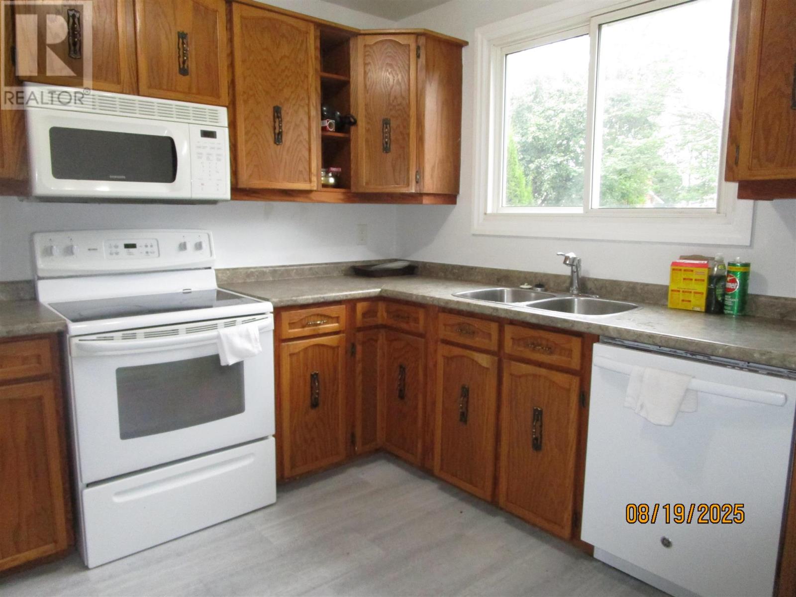 41 Princeton Dr, Sault Ste. Marie, Ontario  P6B 5T4 - Photo 4 - SM252078