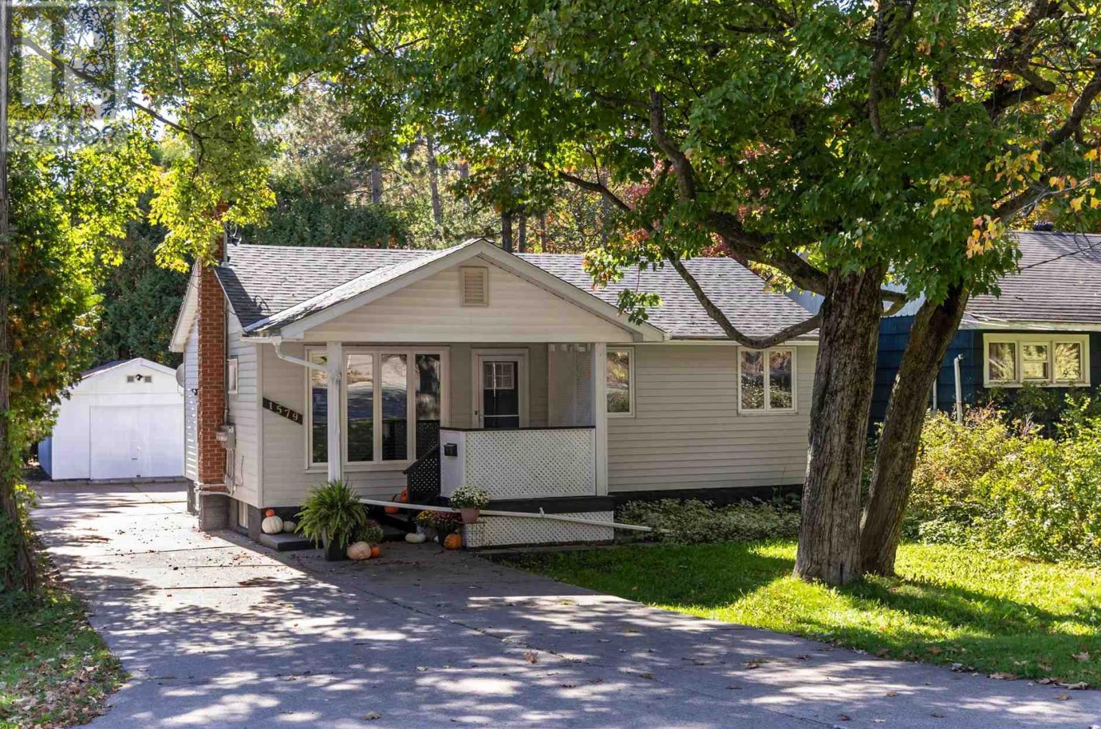 1579 Queen ST E, Sault Ste. Marie, Ontario