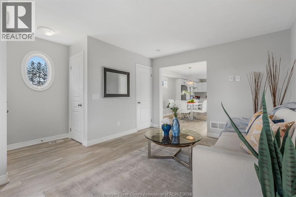 7768 Ascot Circle Unit# 74, Niagara Falls, Ontario  L2H 3P9 - Photo 4 - 25027694