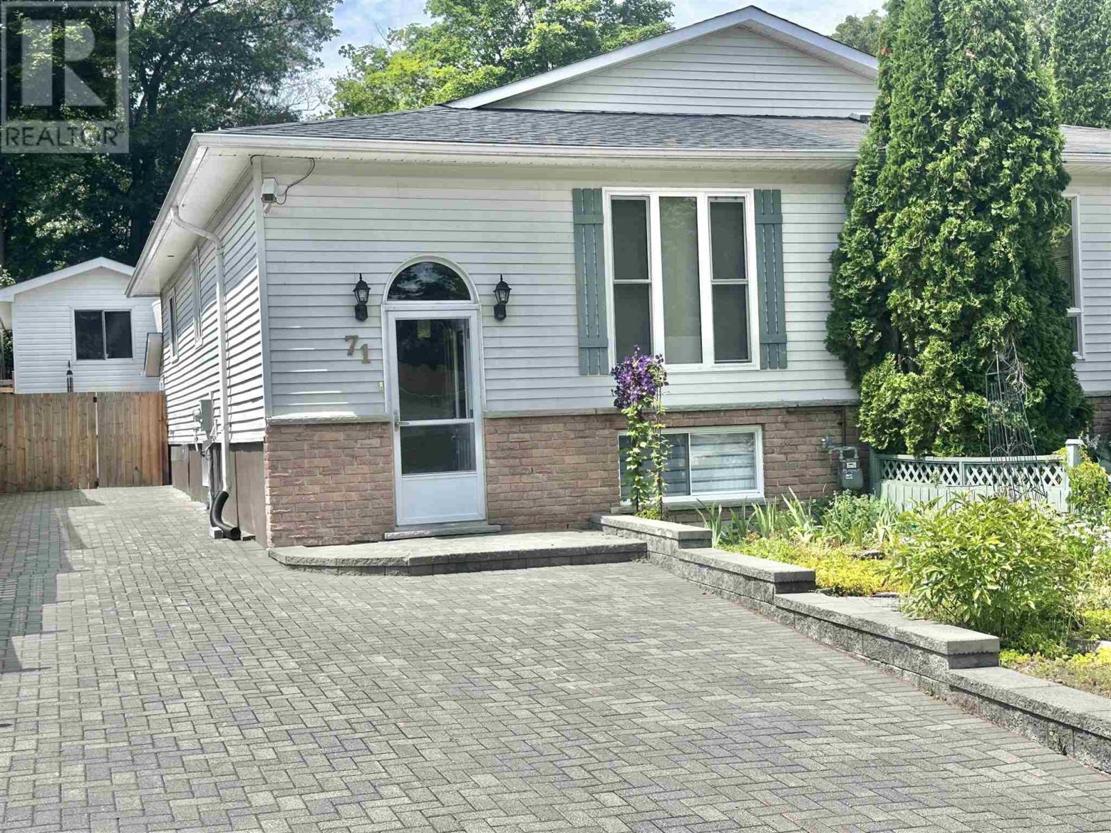 71 Lawrence AVE, Elliot Lake, Ontario