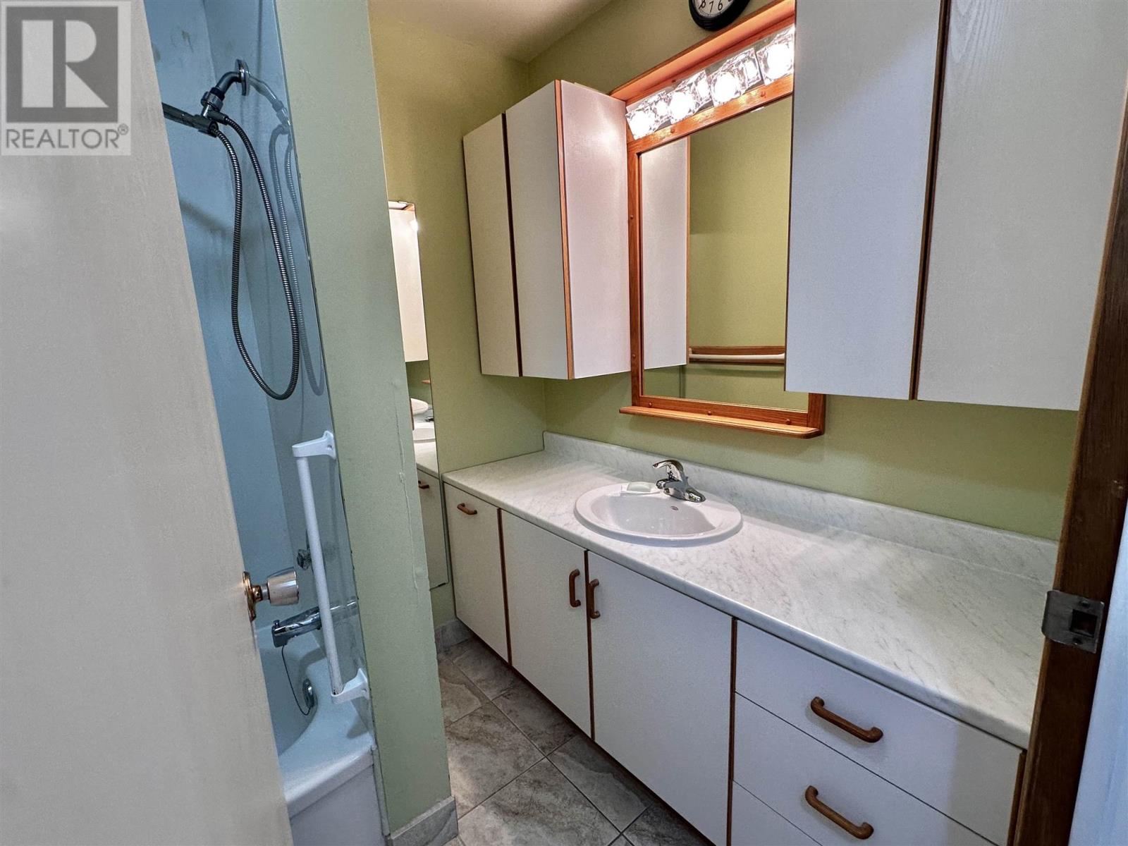 71 Lawrence Ave, Elliot Lake, Ontario  P5A 3R1 - Photo 15 - SM252101