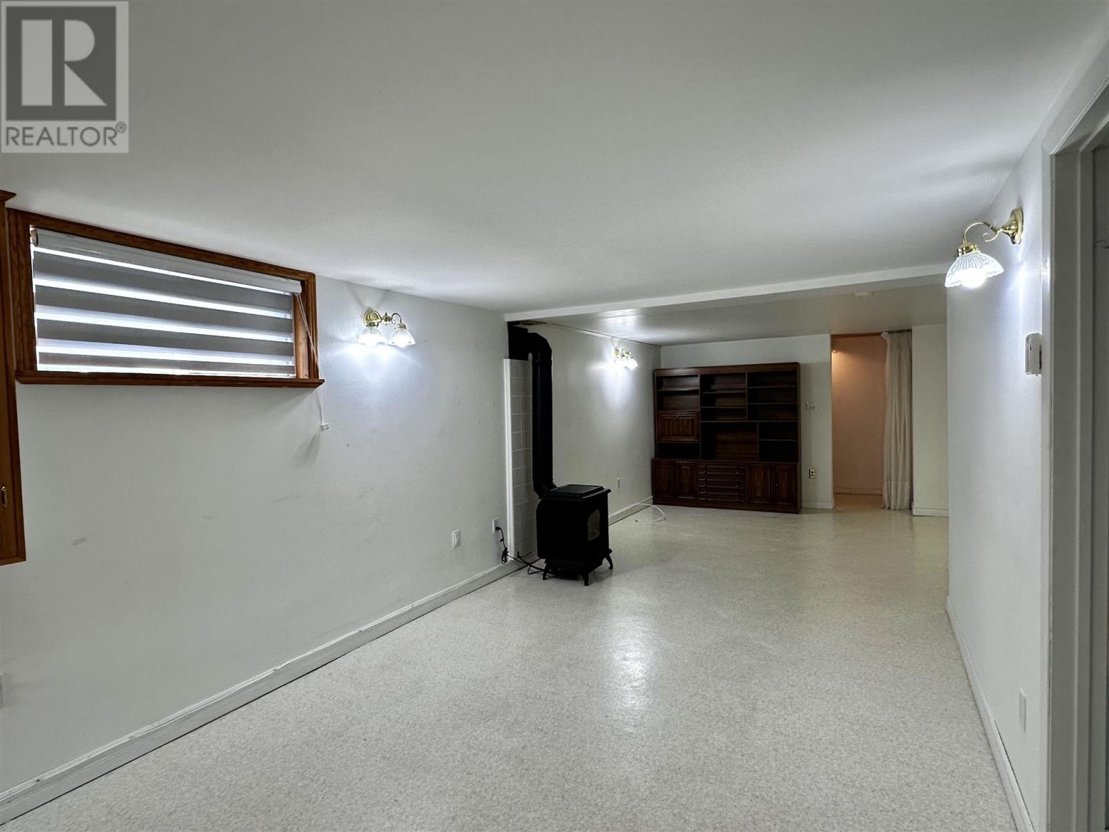 71 Lawrence Ave, Elliot Lake, Ontario  P5A 3R1 - Photo 17 - SM252101