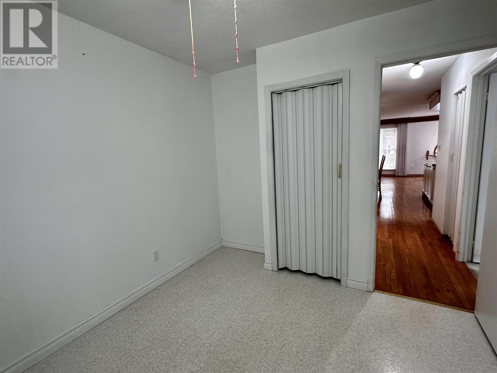 71 Lawrence Ave, Elliot Lake, Ontario  P5A 3R1 - Photo 10 - SM252101