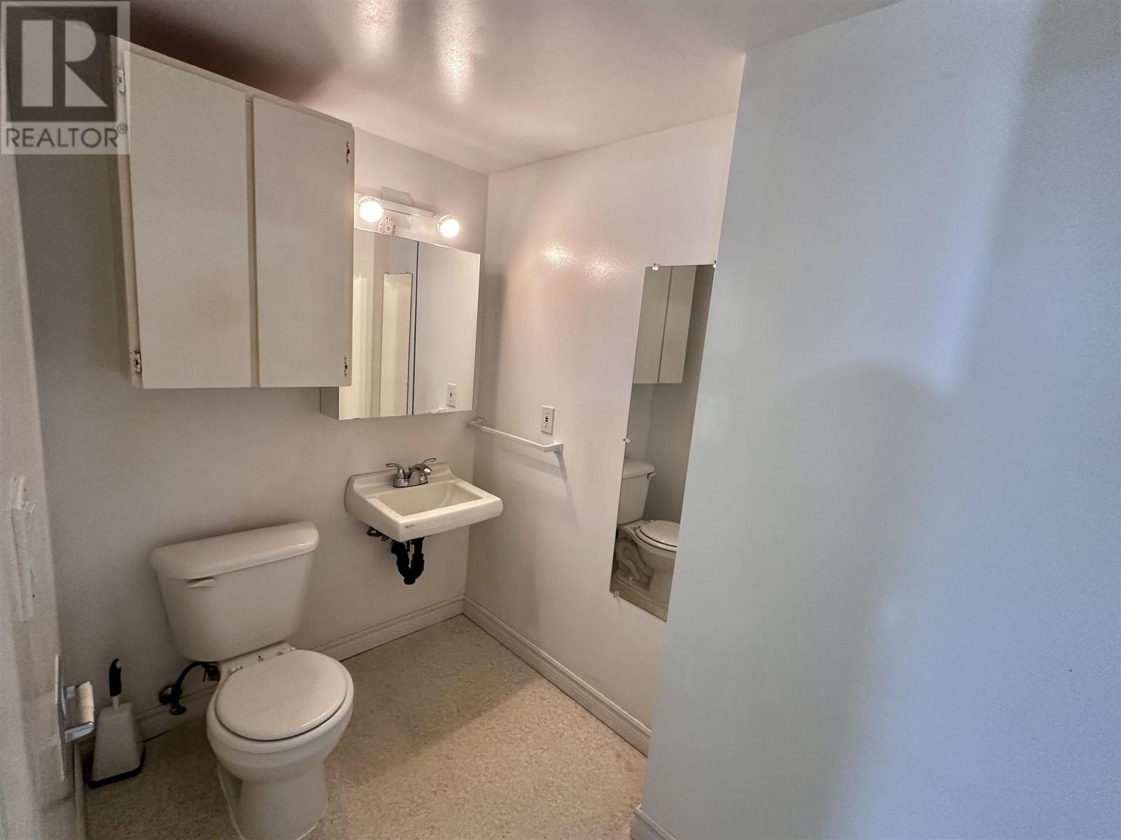 71 Lawrence Ave, Elliot Lake, Ontario  P5A 3R1 - Photo 25 - SM252101