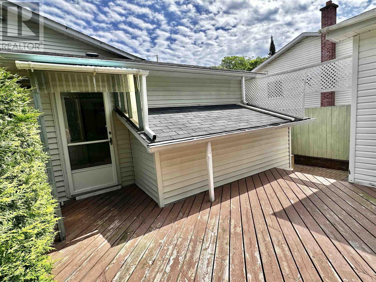 71 Lawrence Ave, Elliot Lake, Ontario  P5A 3R1 - Photo 36 - SM252101