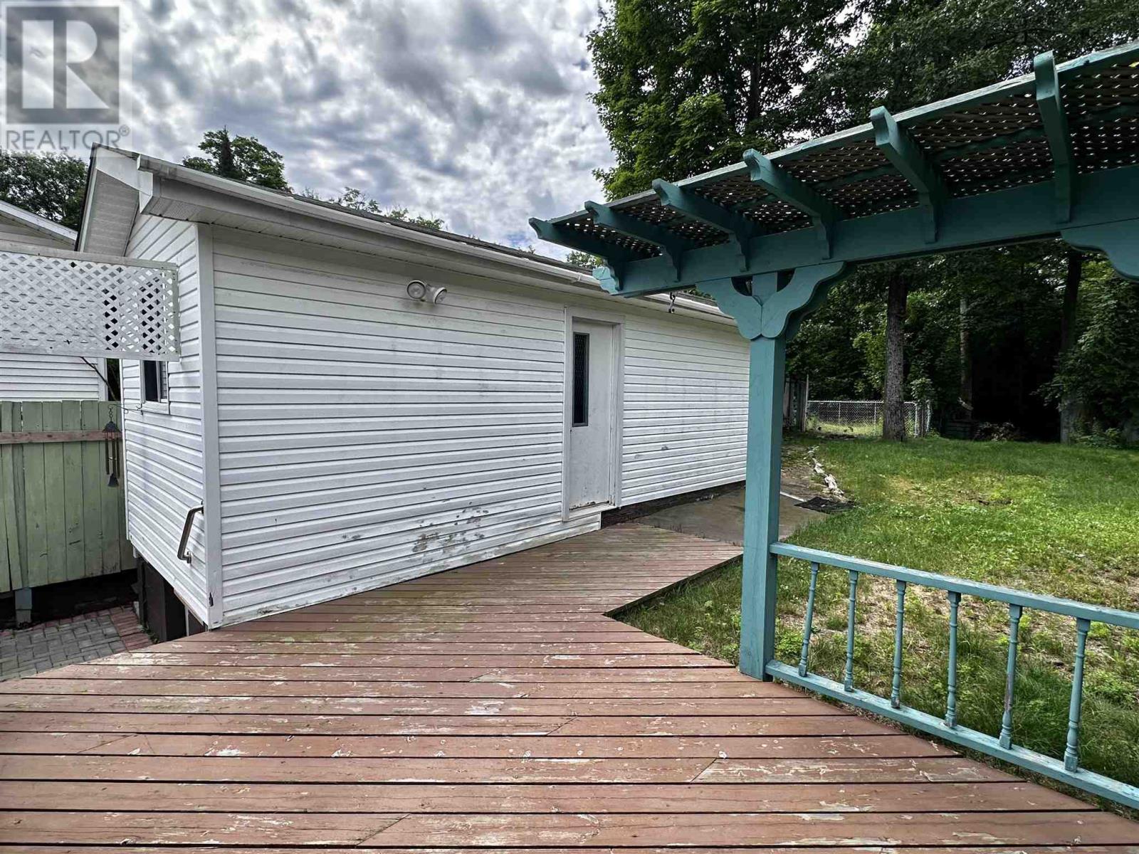 71 Lawrence Ave, Elliot Lake, Ontario  P5A 3R1 - Photo 34 - SM252101