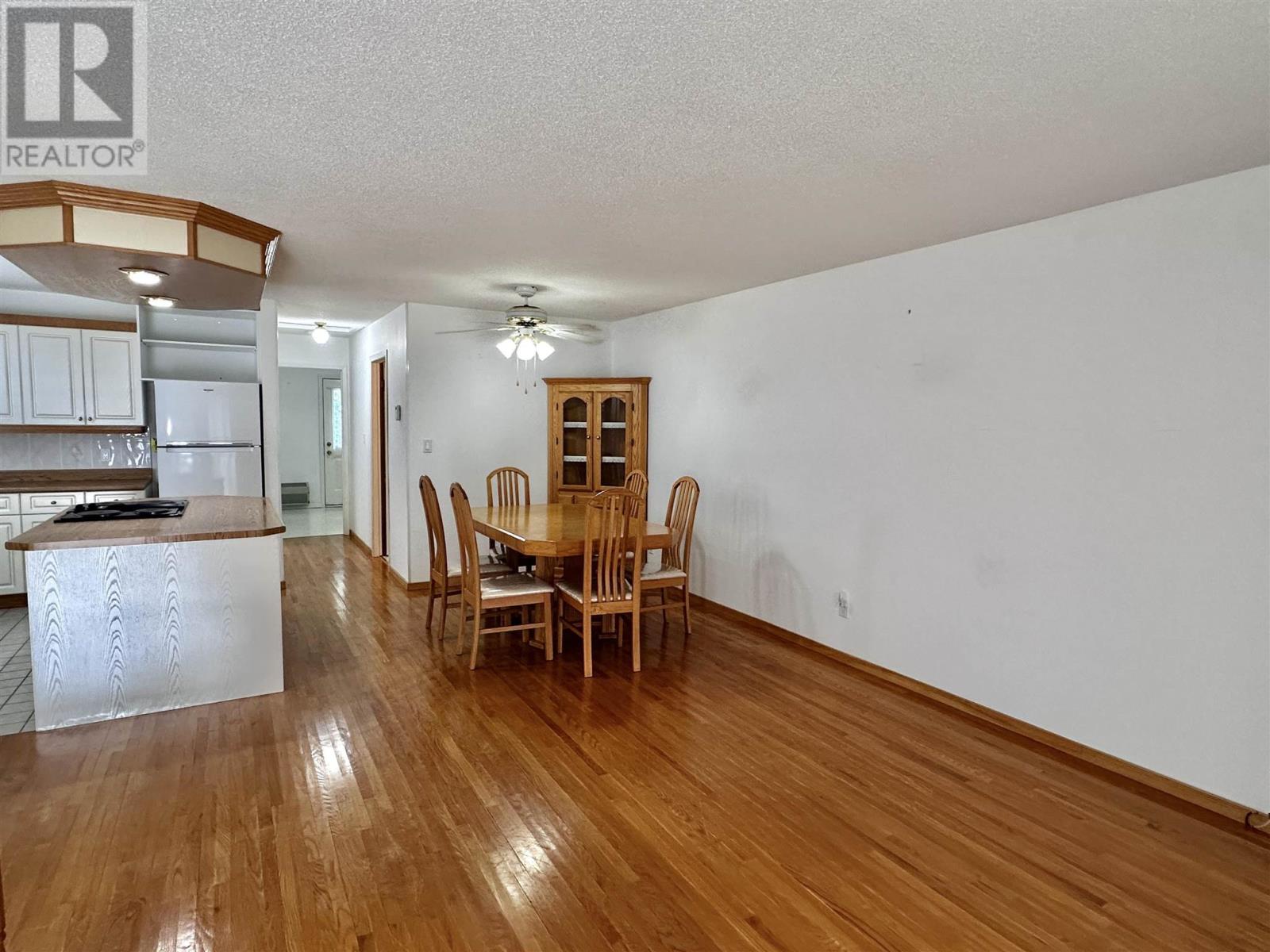 71 Lawrence Ave, Elliot Lake, Ontario  P5A 3R1 - Photo 6 - SM252101