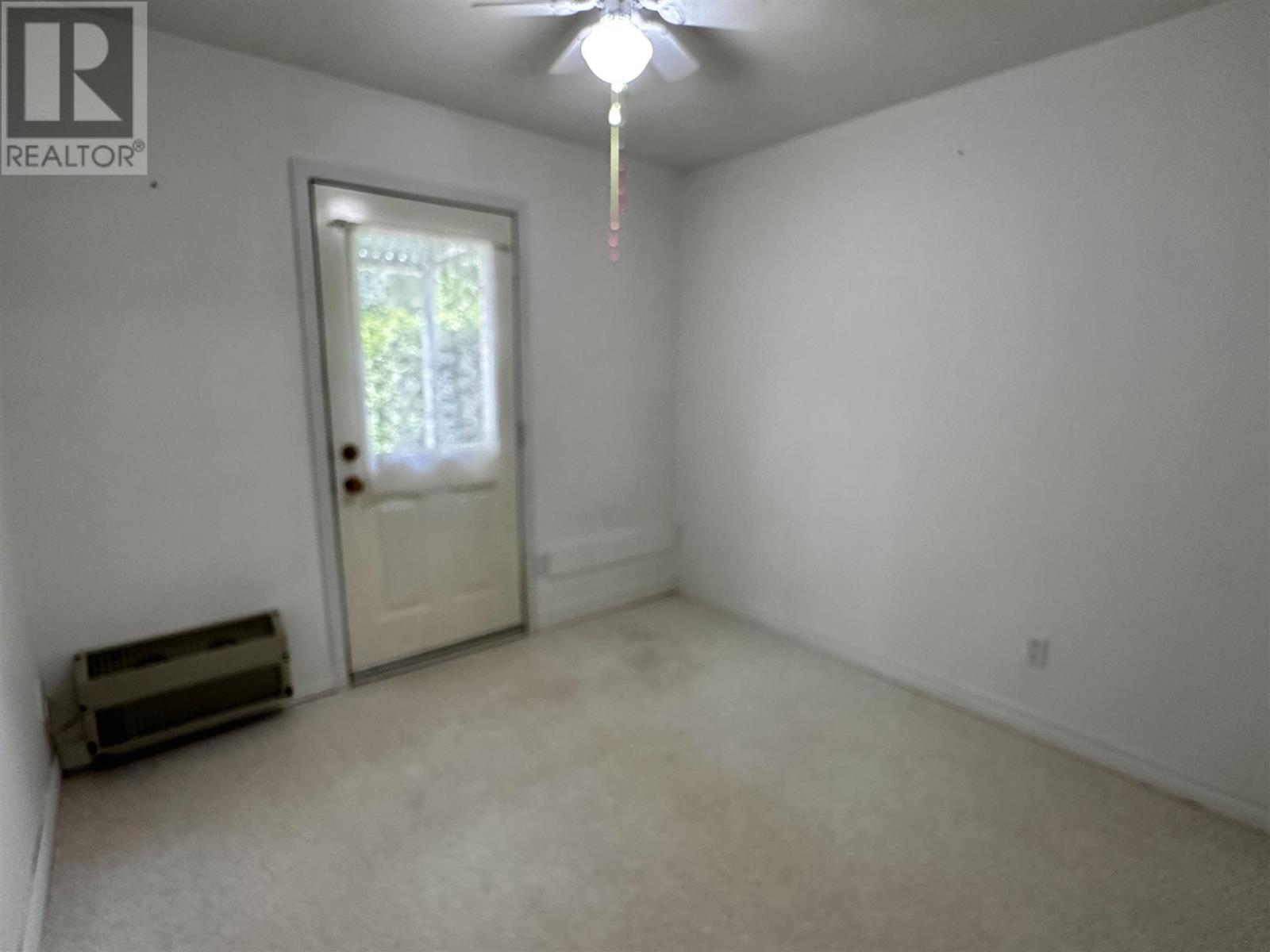 71 Lawrence Ave, Elliot Lake, Ontario  P5A 3R1 - Photo 9 - SM252101