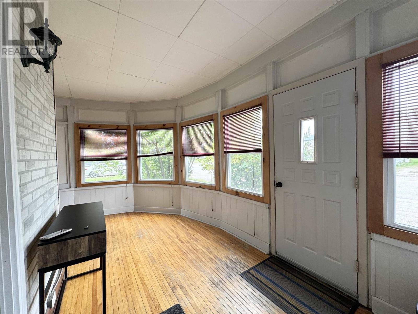 20 Aberdeen St N, Chapleau, Ontario  P0M 1K0 - Photo 2 - SM252643