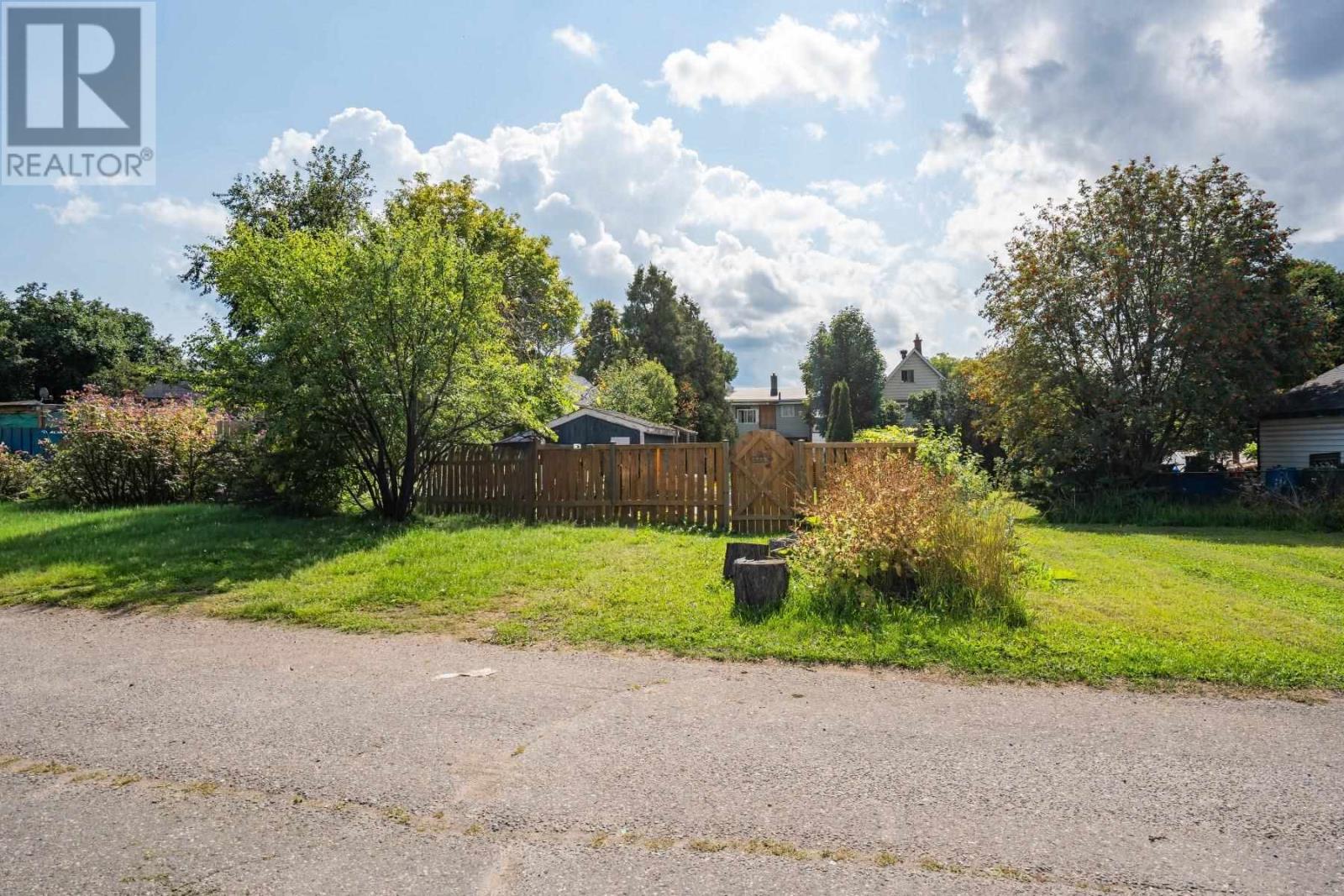 646 Queen St W, Sault Ste. Marie, Ontario P6A 1A9 - Photo 9 - SM252526