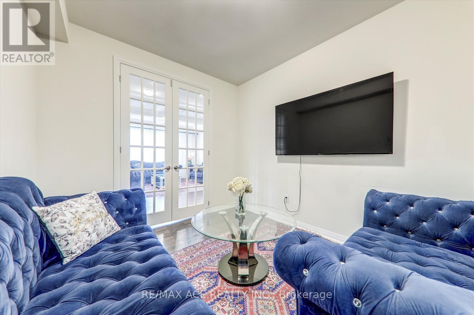 98 Markview Road, Whitchurch-Stouffville, Ontario  L4A 4W3 - Photo 18 - N12496246