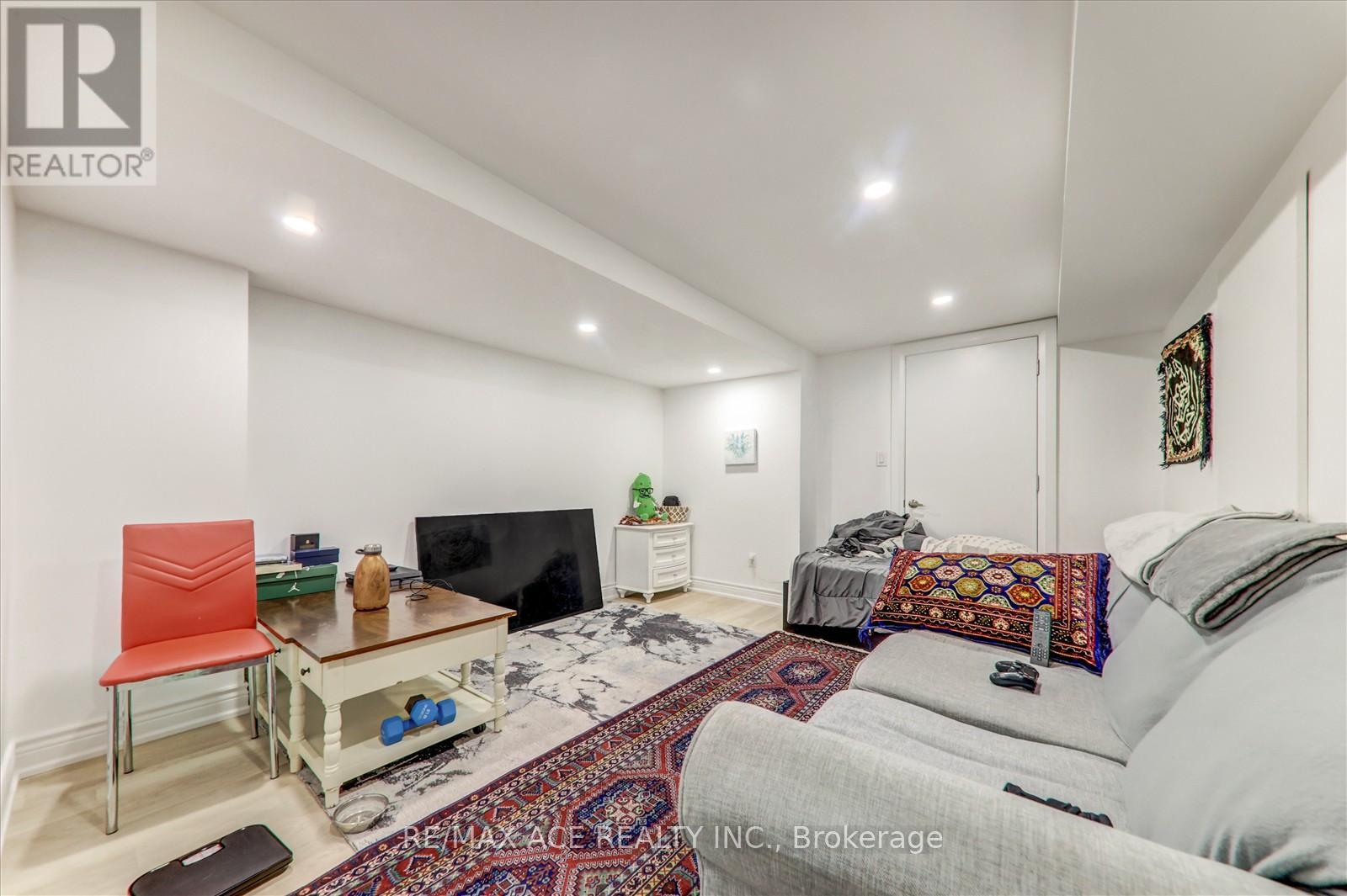 98 Markview Road, Whitchurch-Stouffville, Ontario  L4A 4W3 - Photo 35 - N12496246