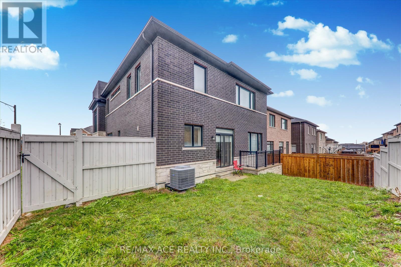 98 Markview Road, Whitchurch-Stouffville, Ontario  L4A 4W3 - Photo 37 - N12496246