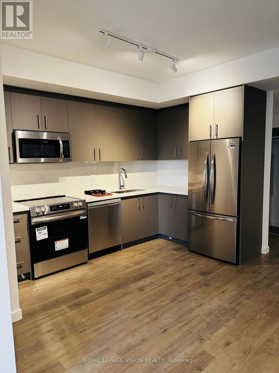 3 - 113 Marydale Avenue, Markham, Ontario  L3S 0E3 - Photo 3 - N12496286