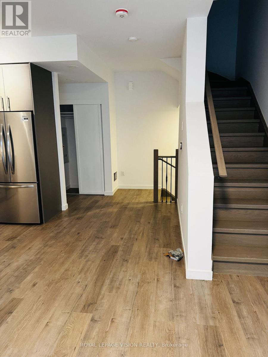 3 - 113 Marydale Avenue, Markham, Ontario  L3S 0E3 - Photo 6 - N12496286