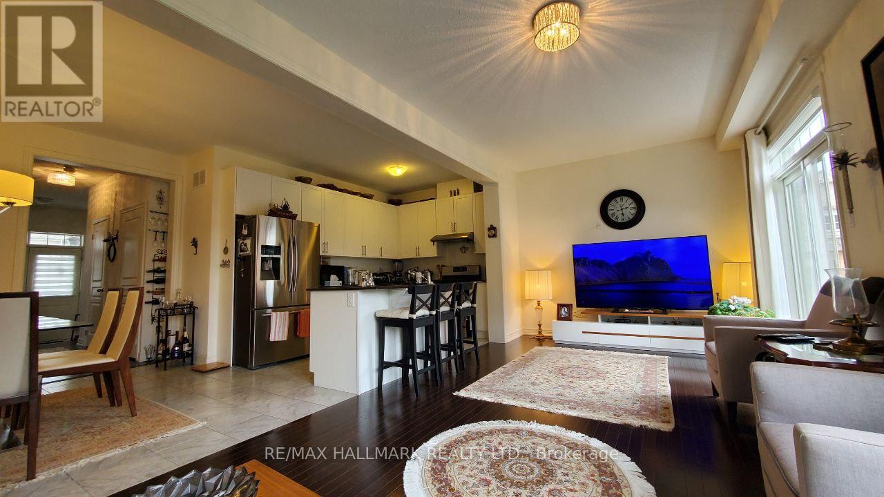 #MAIN&2ND - 19 CHOUINARD WAY, Aurora, Ontario