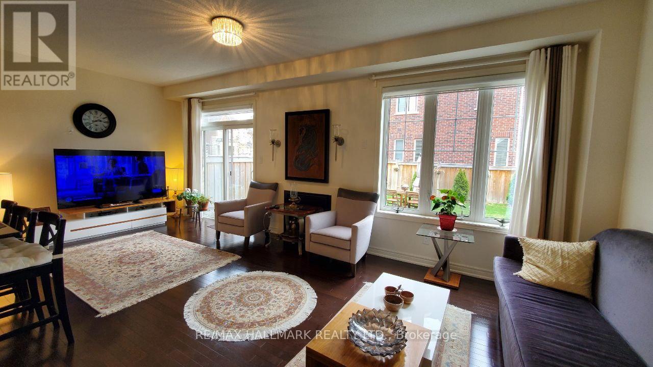 #main&2nd - 19 Chouinard Way, Aurora, Ontario  L4G 0V9 - Photo 32 - N12496308